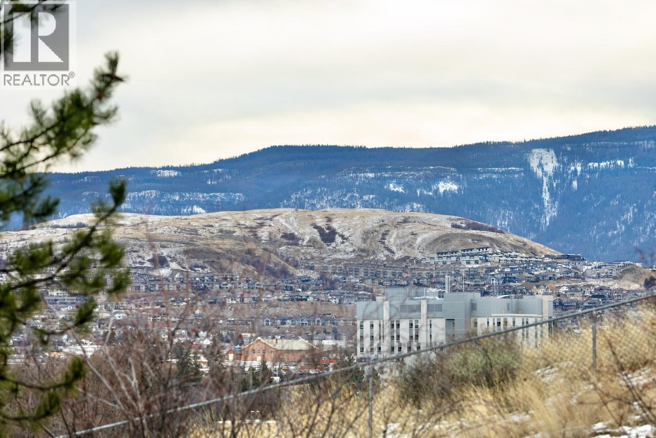 3220 Centennial Drive Unit# 304, Vernon