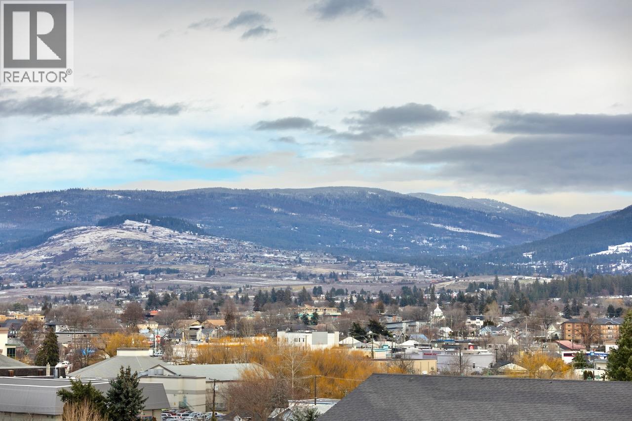 3220 Centennial Drive Unit# 304, Vernon