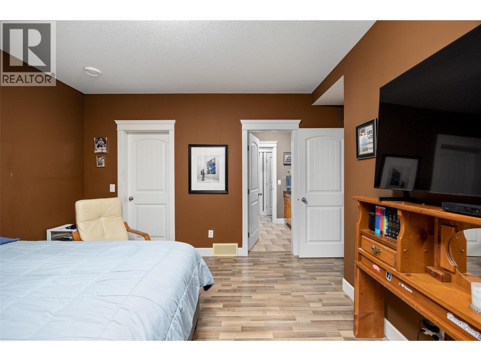  698 Westpoint Court, Kelowna