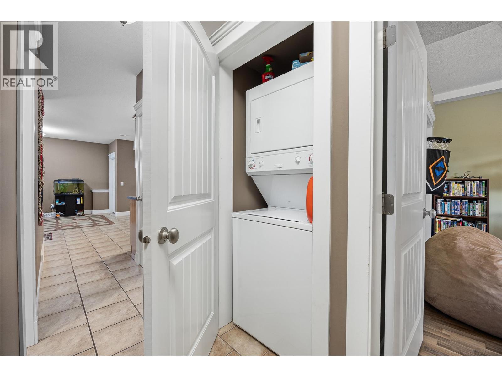  698 Westpoint Court, Kelowna