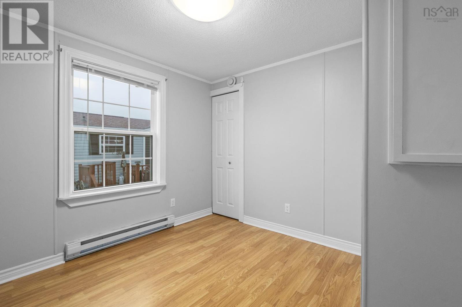 Property 22 of 33 of 122 Birchill Drive