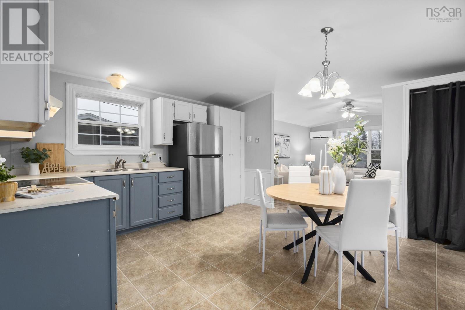 Property 11 of 33 of 122 Birchill Drive