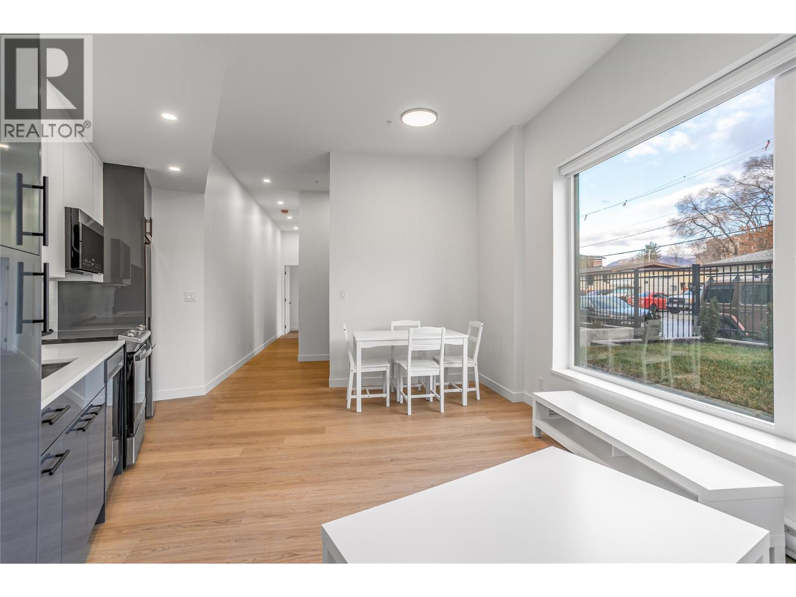 1381 Belaire Avenue - 4