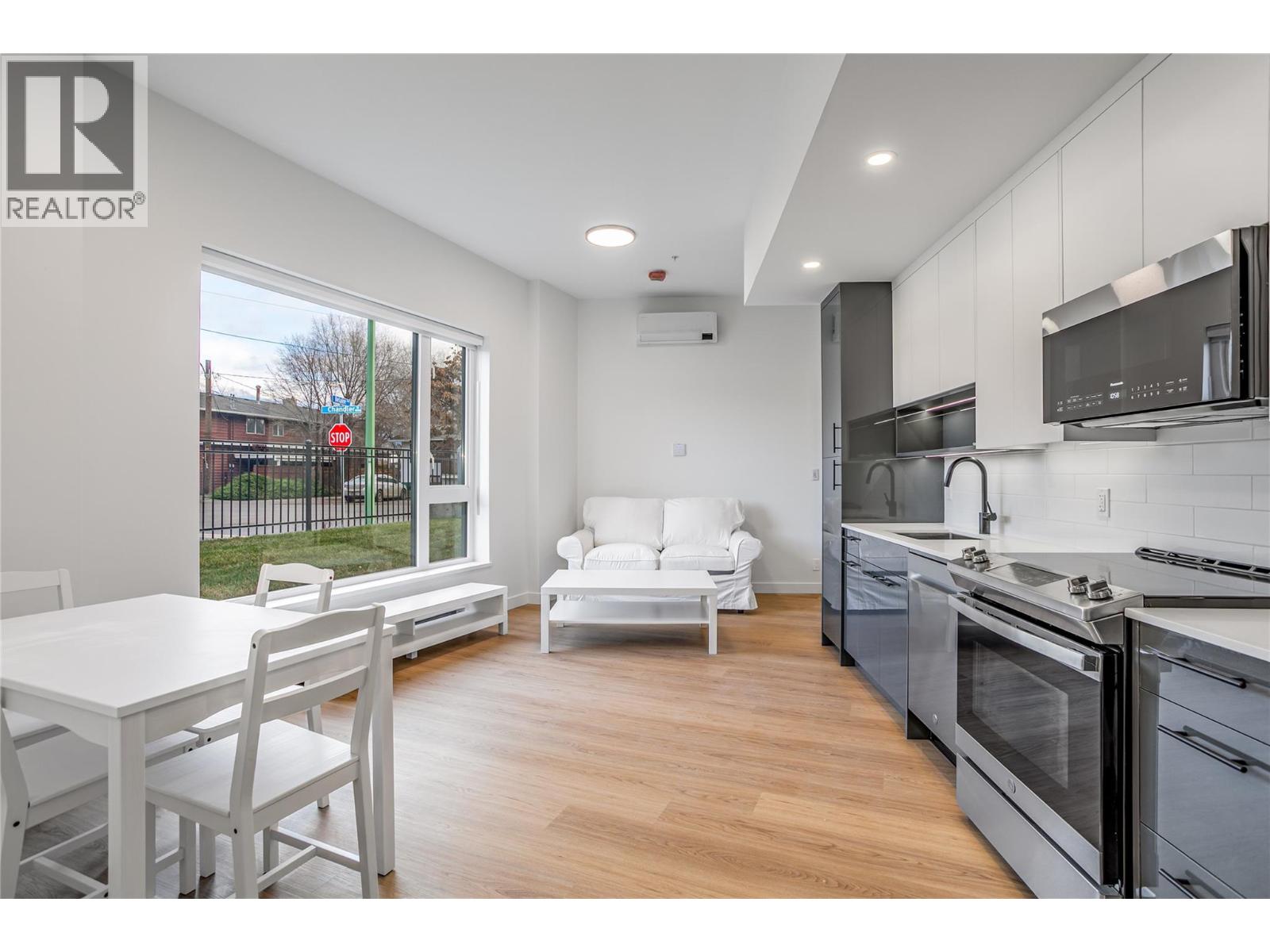 1381 Belaire Avenue, Kelowna