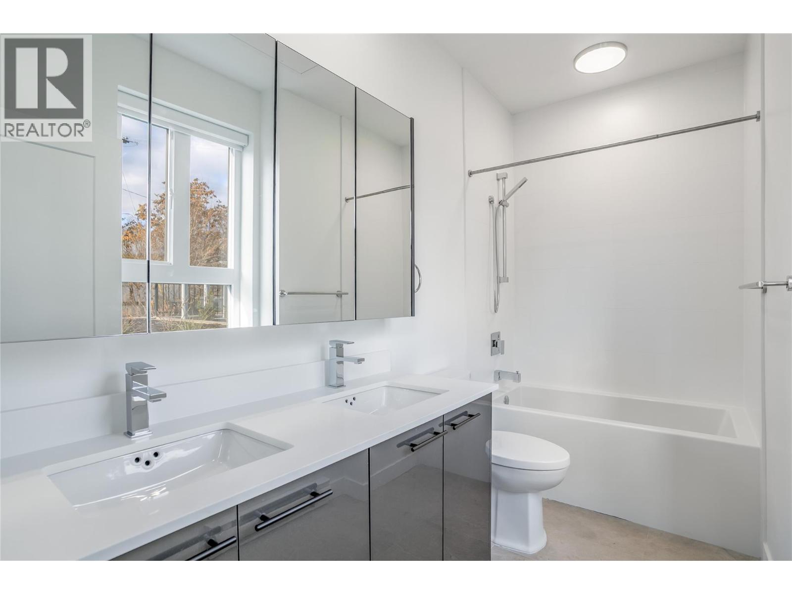 1381 Belaire Avenue, Kelowna