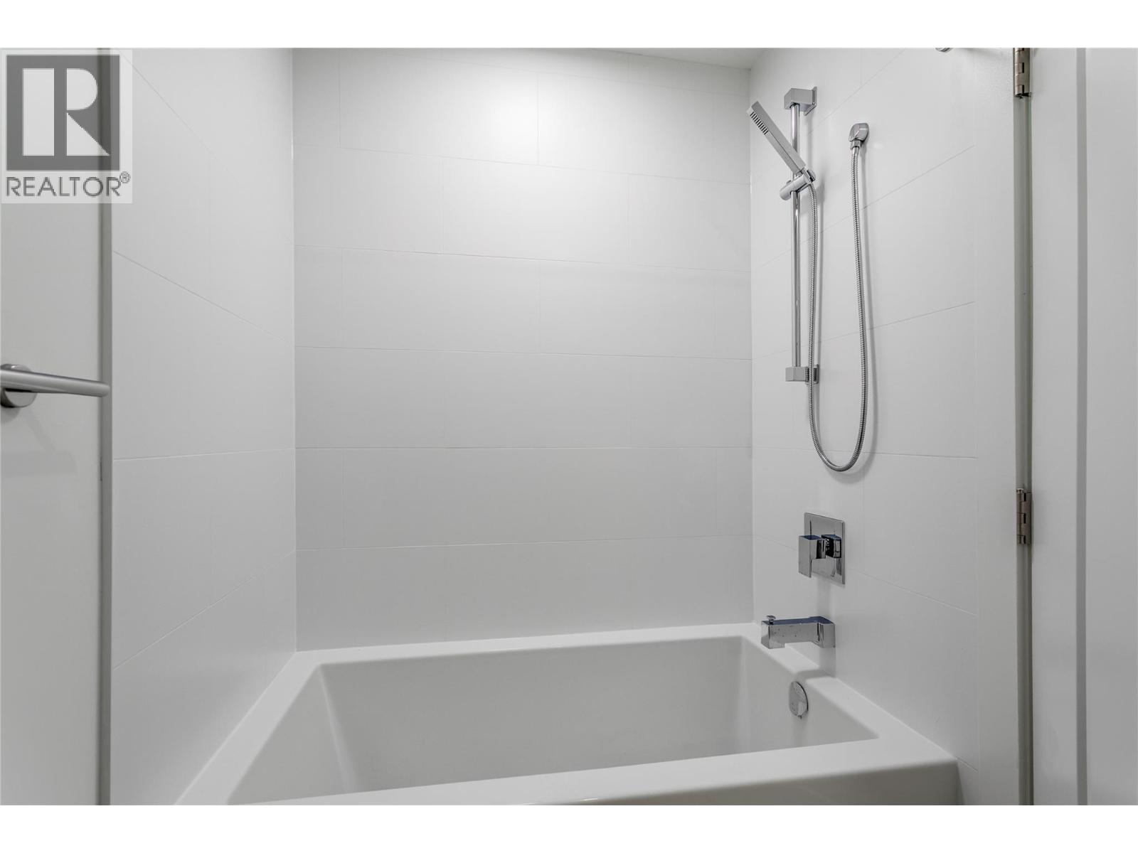 1380 Pridham Avenue Unit# 305, Kelowna