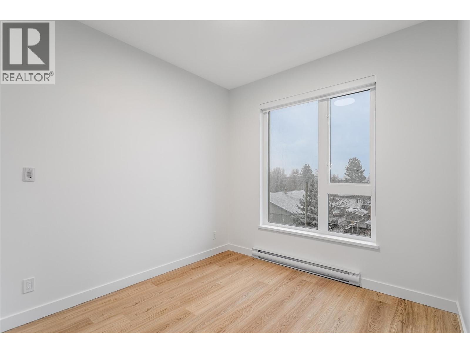 #305 1380 Pridham Avenue - 8