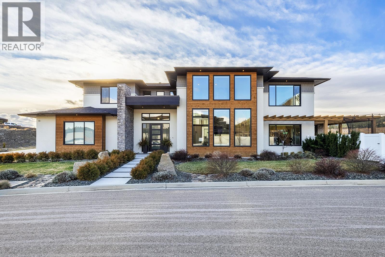 2688 Ridgemount Drive, West Kelowna