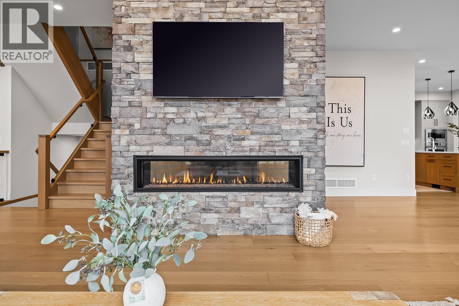  2688 Ridgemount Drive, West Kelowna