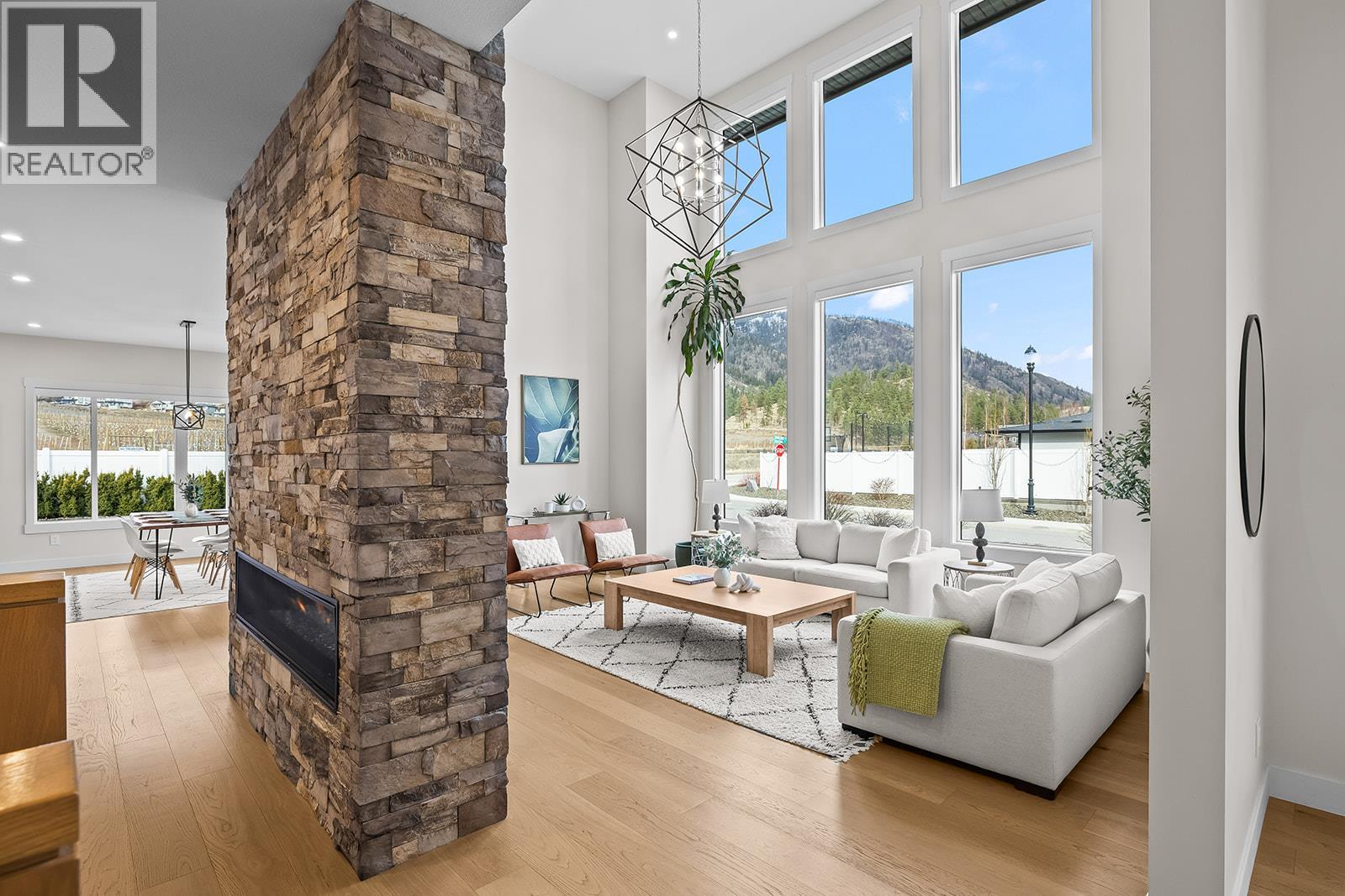  2688 Ridgemount Drive, West Kelowna