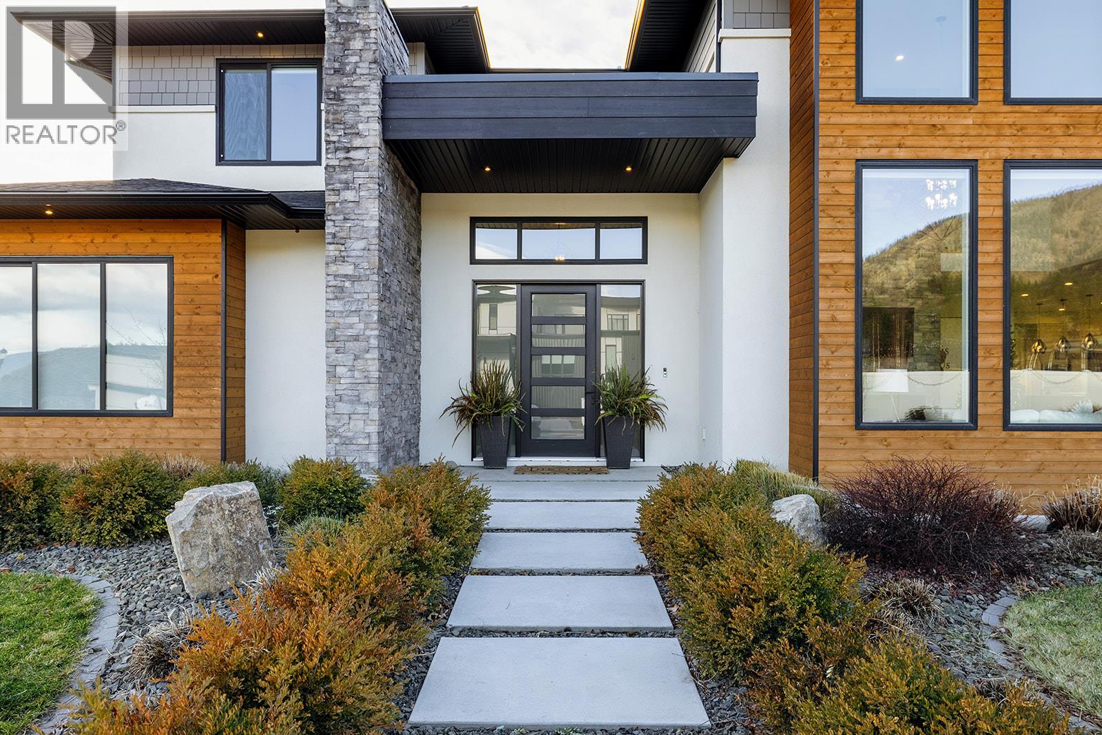  2688 Ridgemount Drive, West Kelowna