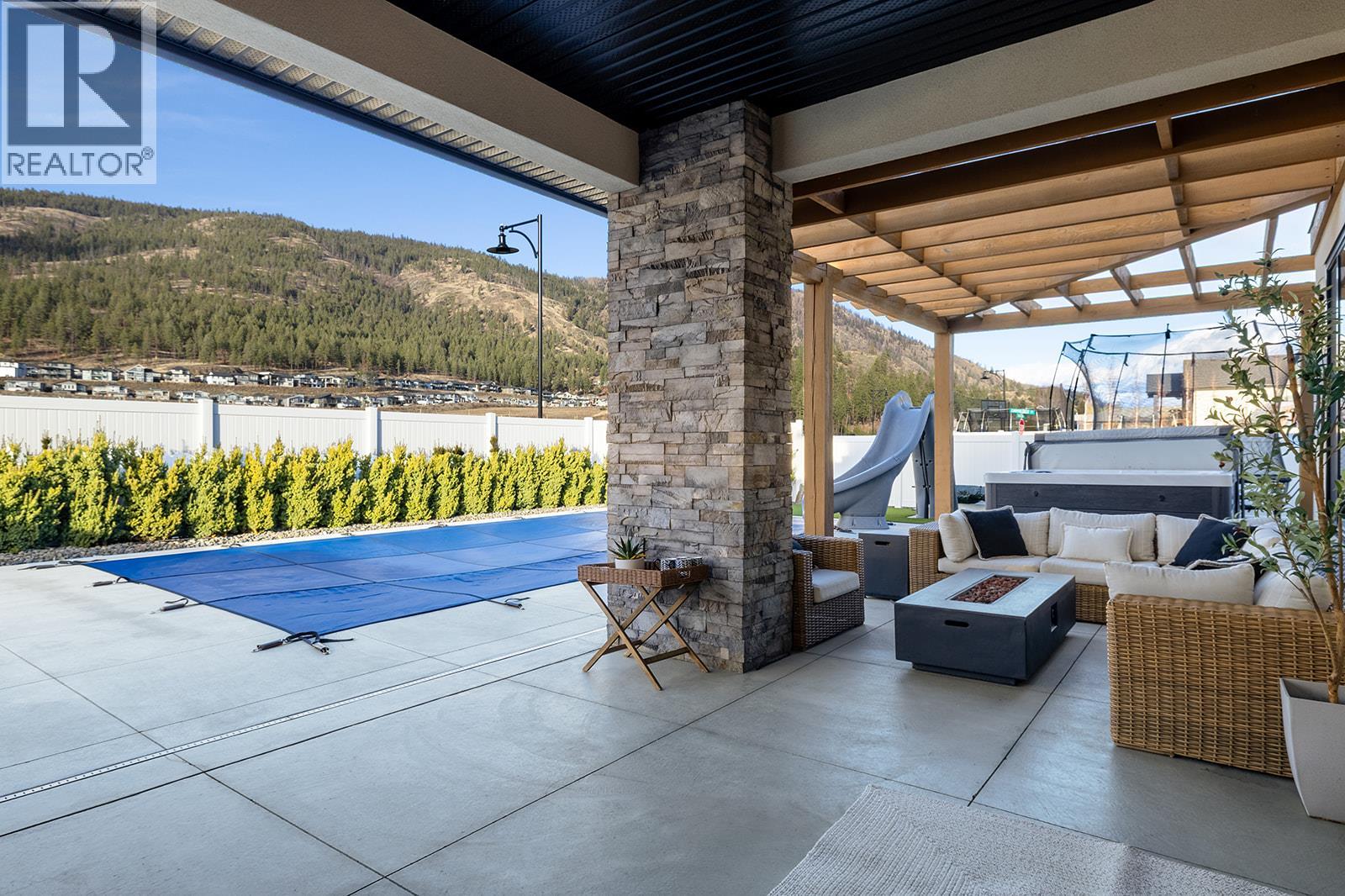  2688 Ridgemount Drive, West Kelowna