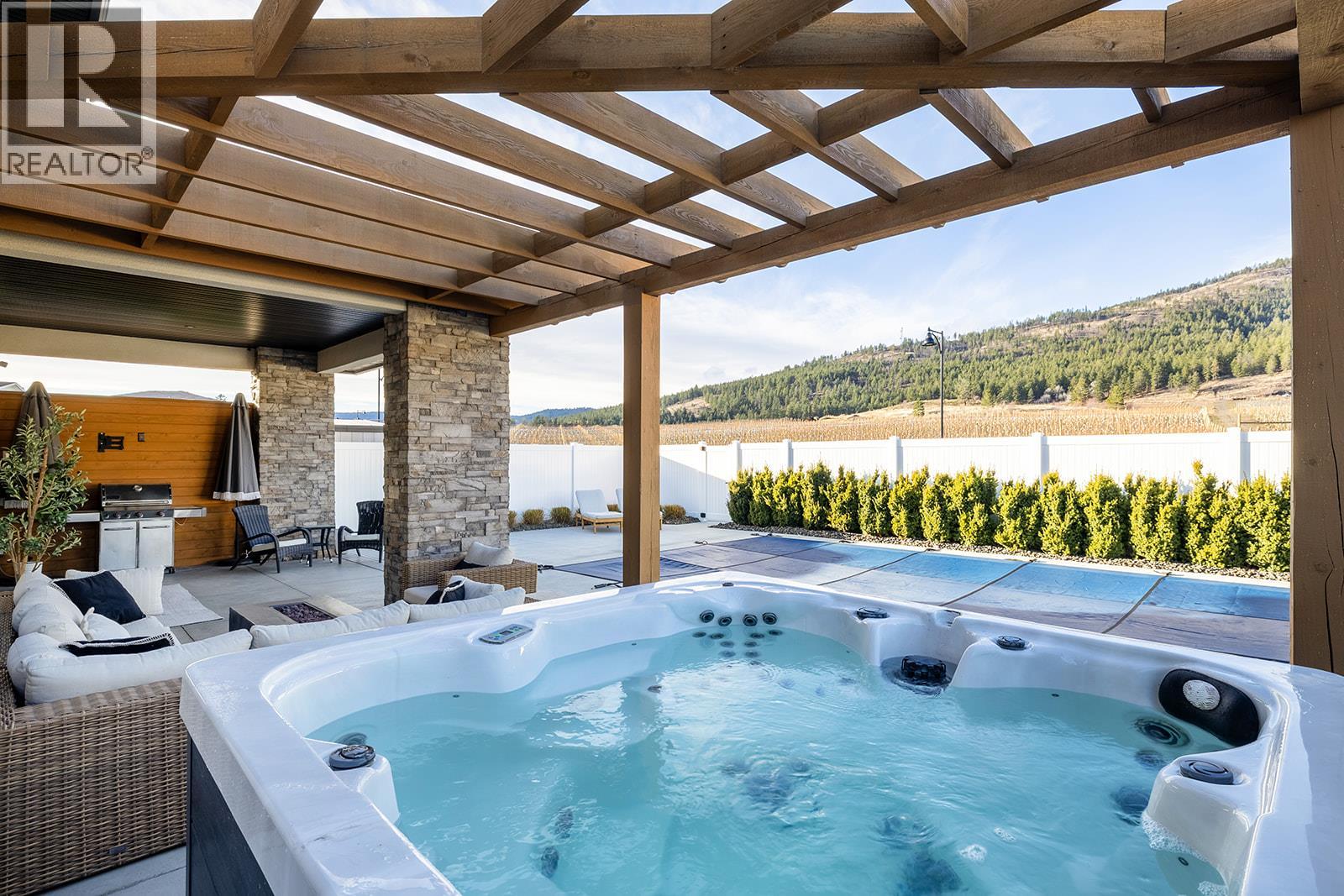  2688 Ridgemount Drive, West Kelowna