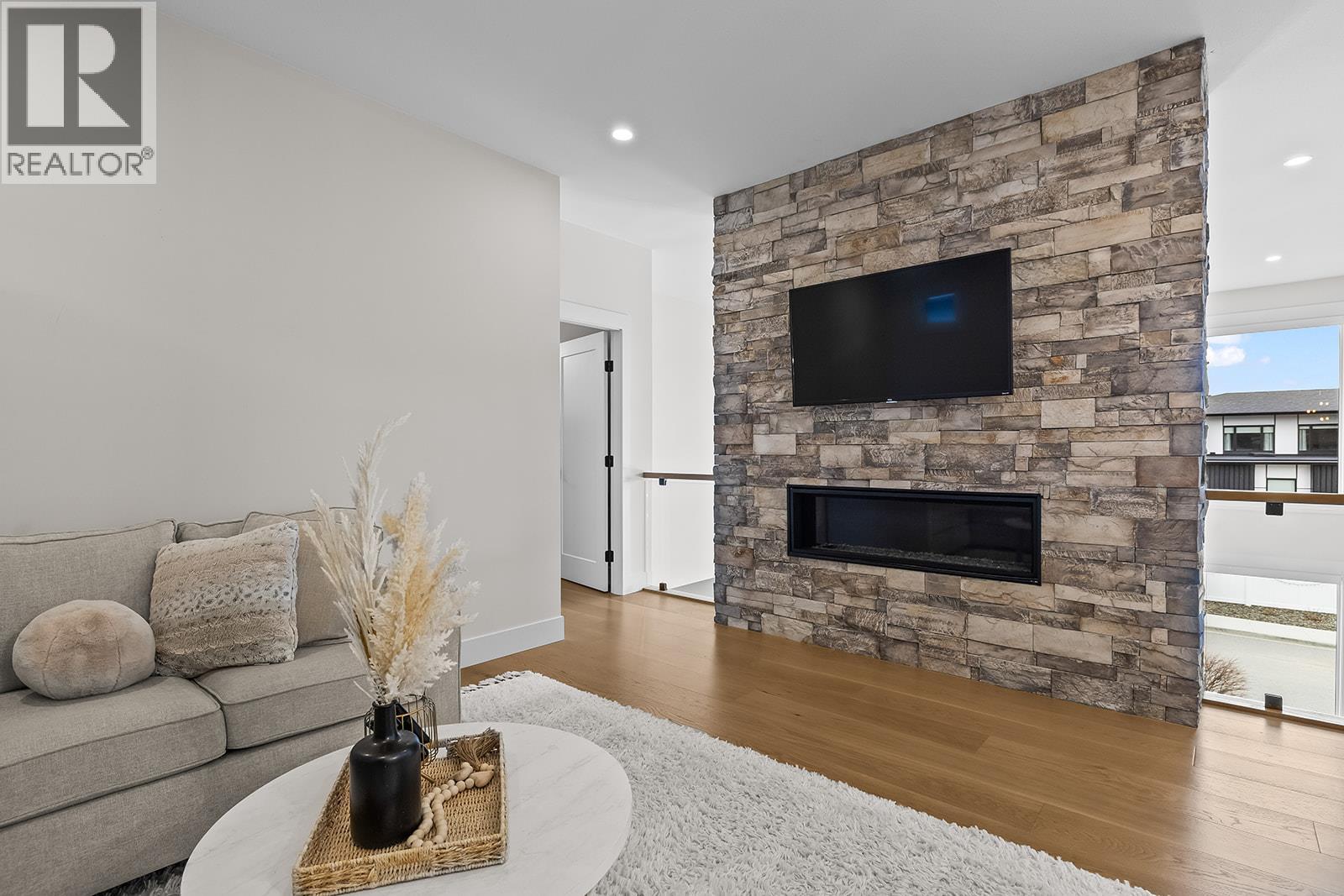  2688 Ridgemount Drive, West Kelowna