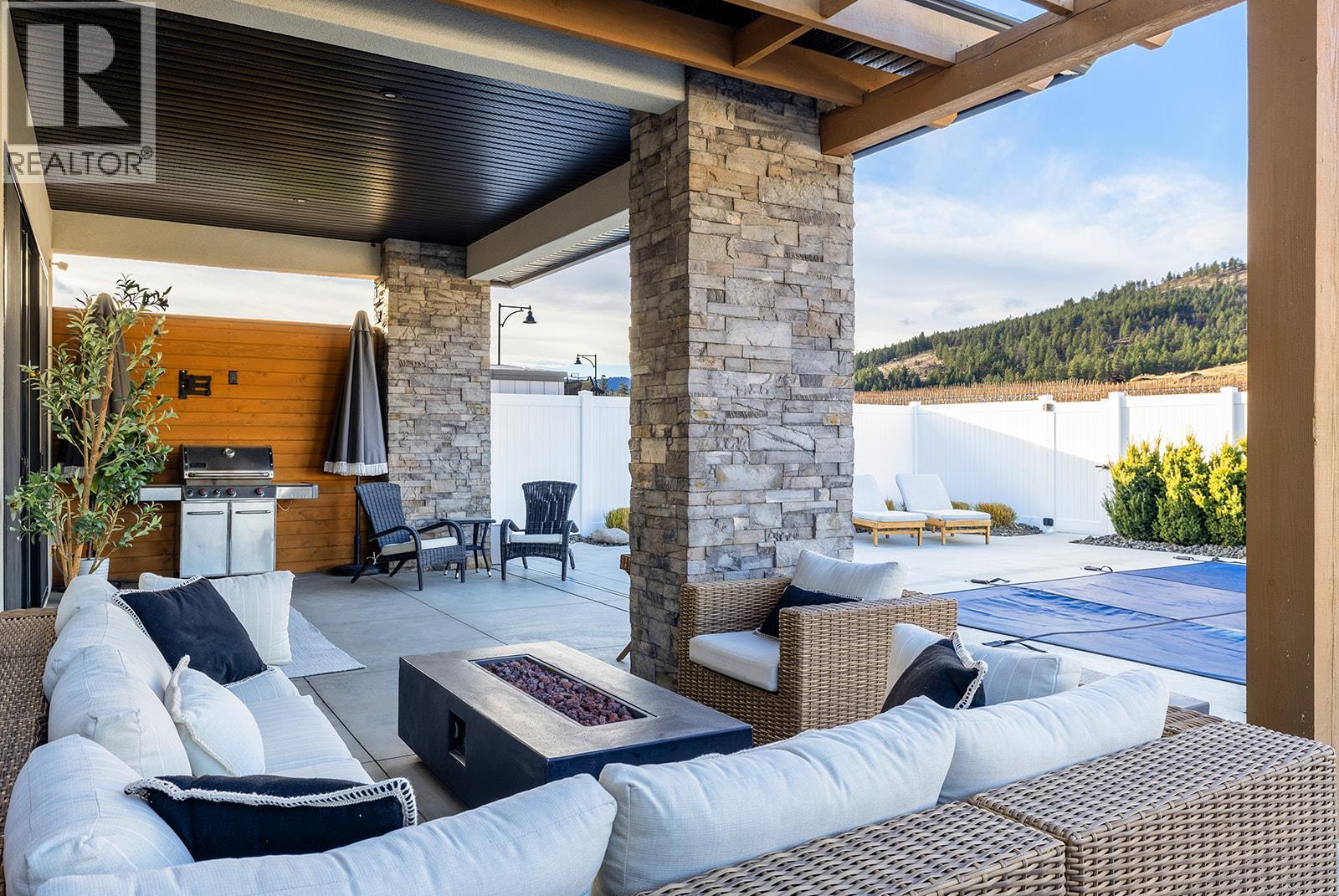  2688 Ridgemount Drive, West Kelowna