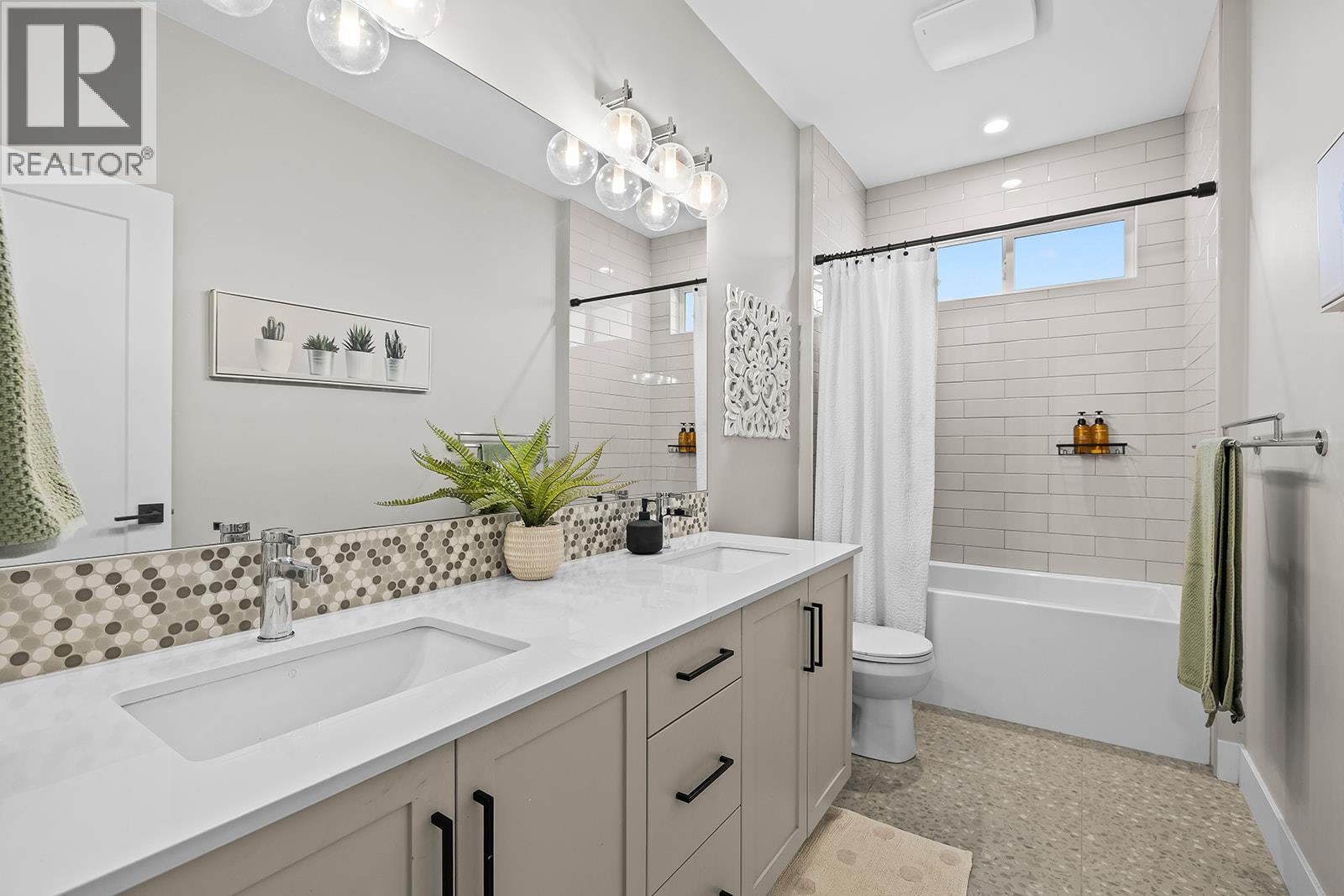  2688 Ridgemount Drive, West Kelowna