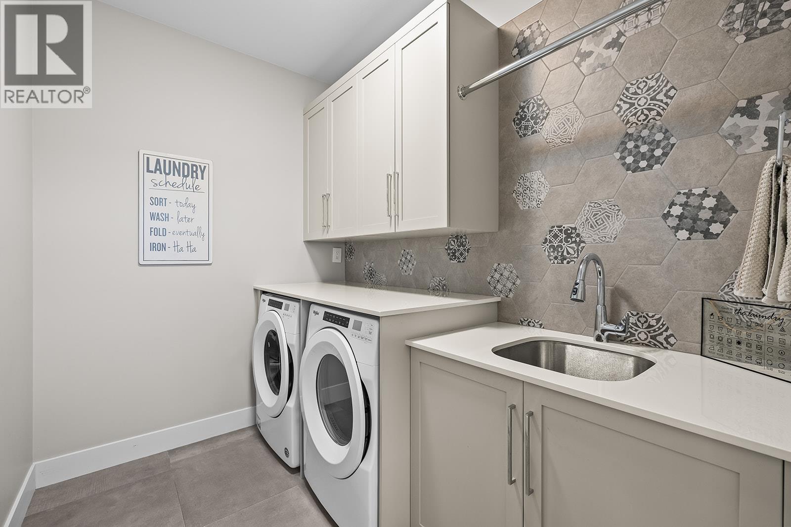  2688 Ridgemount Drive, West Kelowna