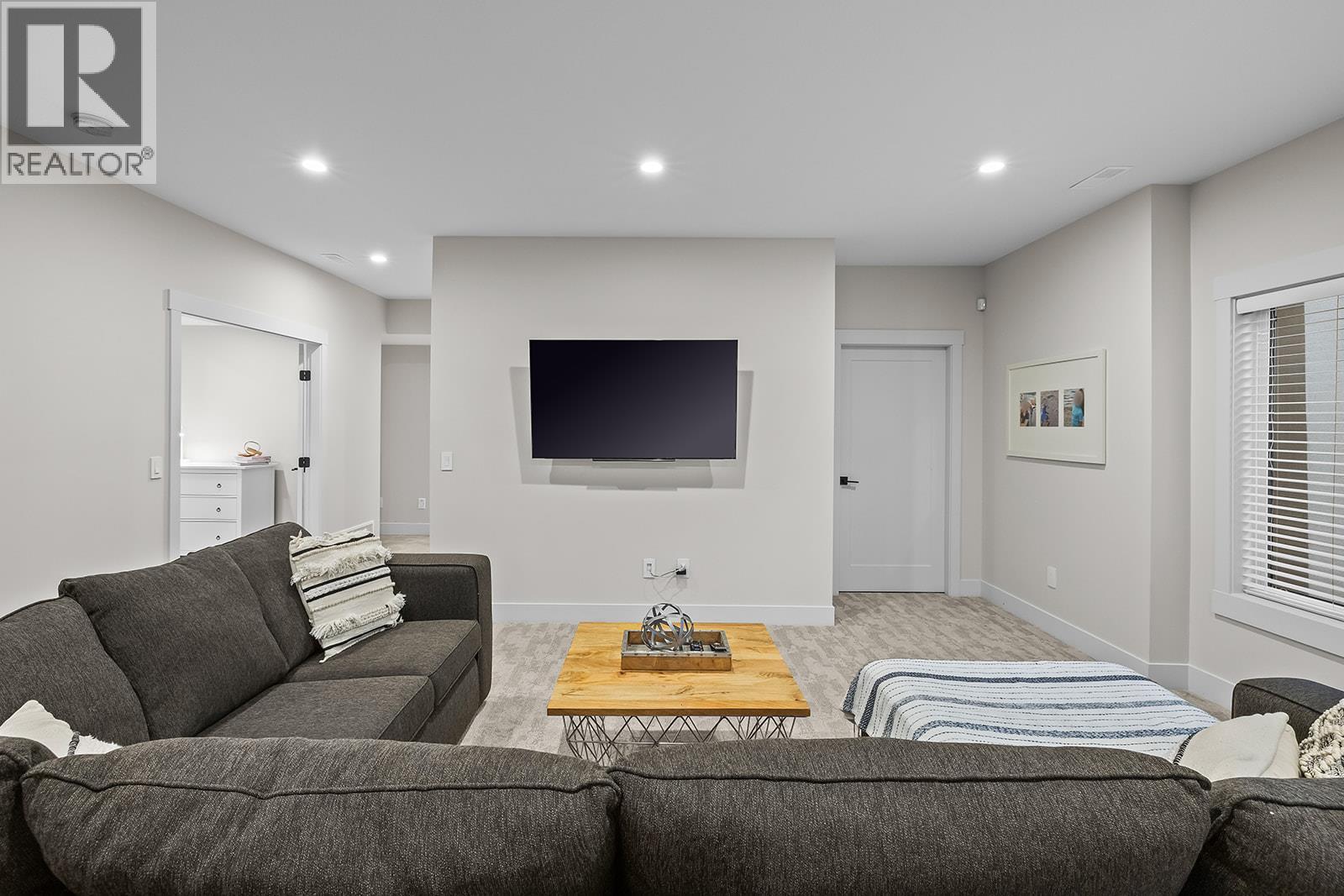  2688 Ridgemount Drive, West Kelowna