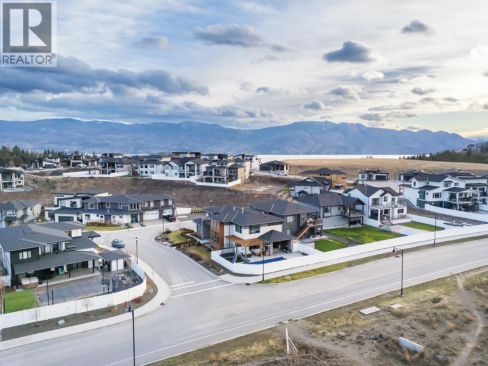  2688 Ridgemount Drive, West Kelowna