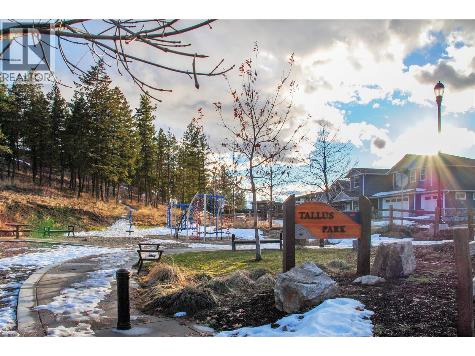  2688 Ridgemount Drive, West Kelowna