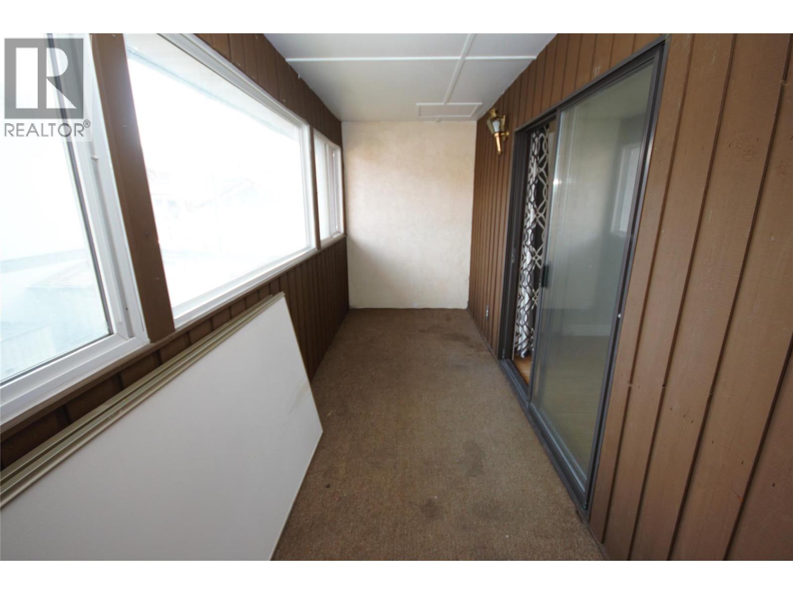 5820 MAIN Street Unit# 8, Oliver