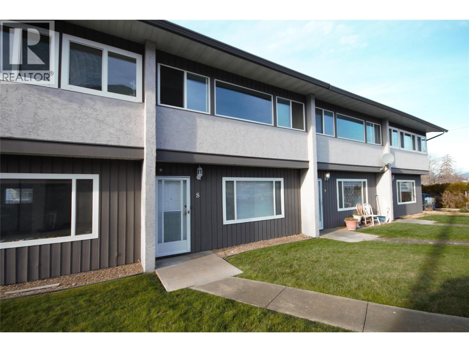 5820 MAIN Street Unit# 8, Oliver