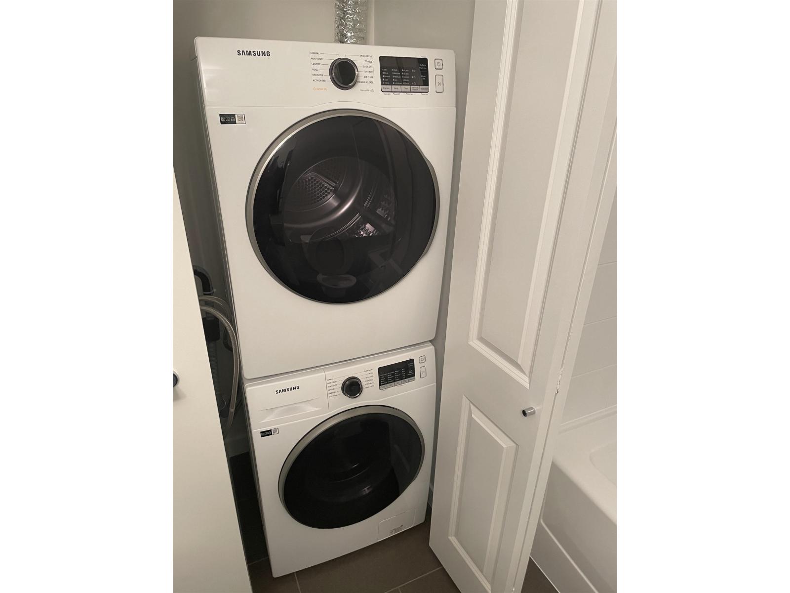 210 15848 FRASER HIGHWAY, Surrey