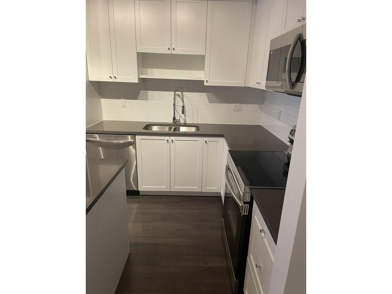 210 15848 FRASER HIGHWAY, Surrey