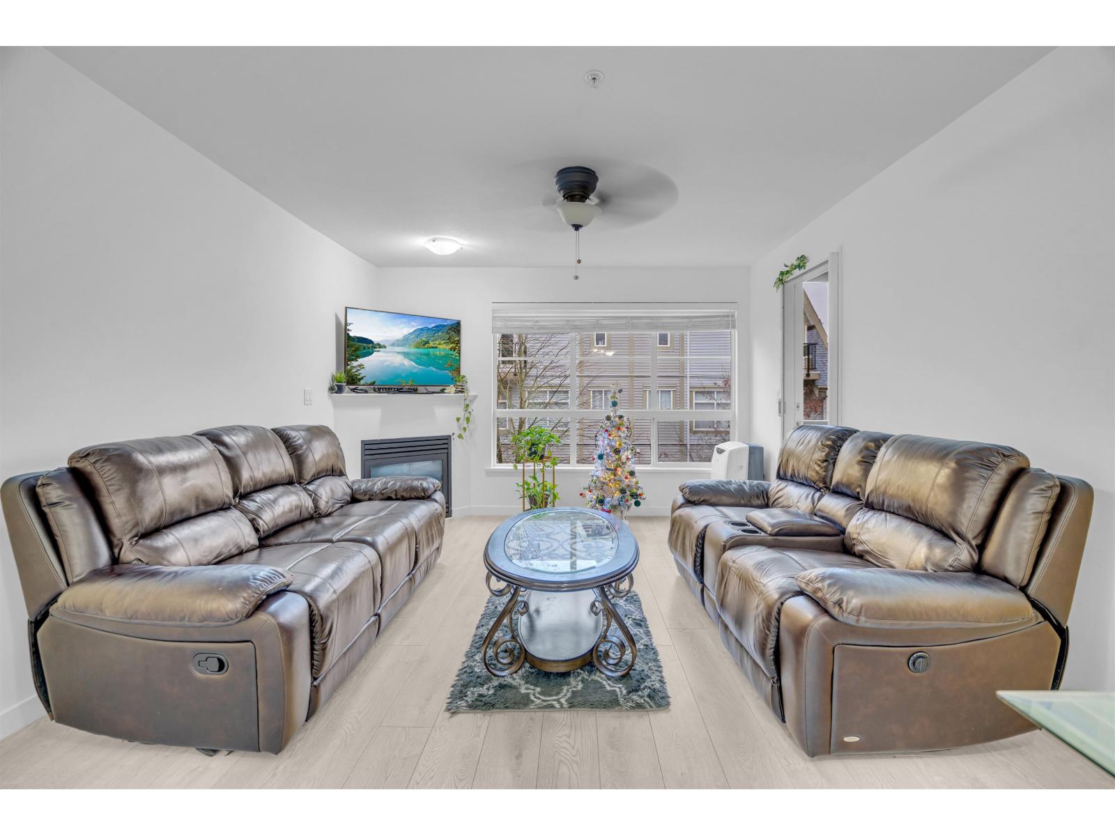 301 12083 92A AVENUE, Surrey