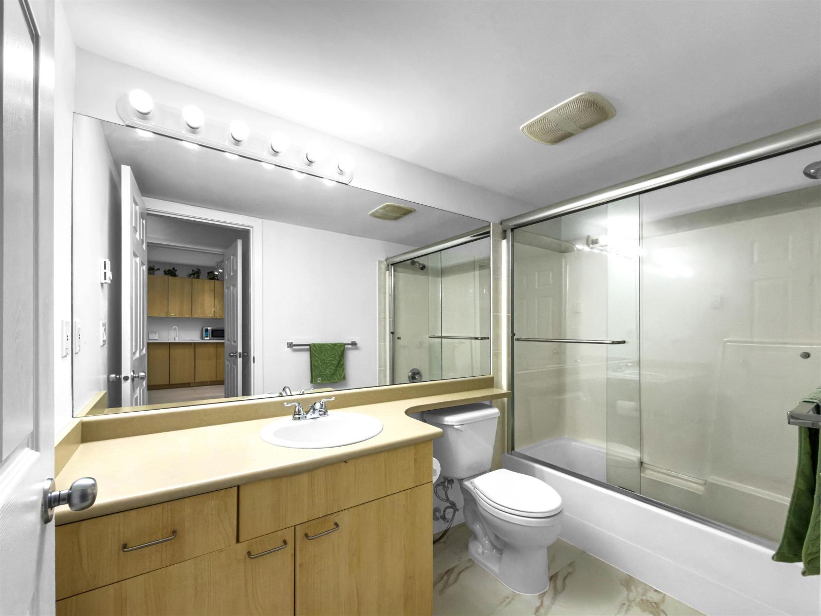 301 12083 92A AVENUE, Surrey