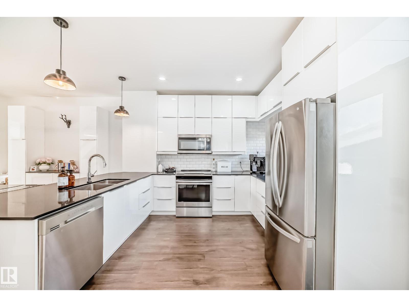 14812 98 AV NW, Edmonton