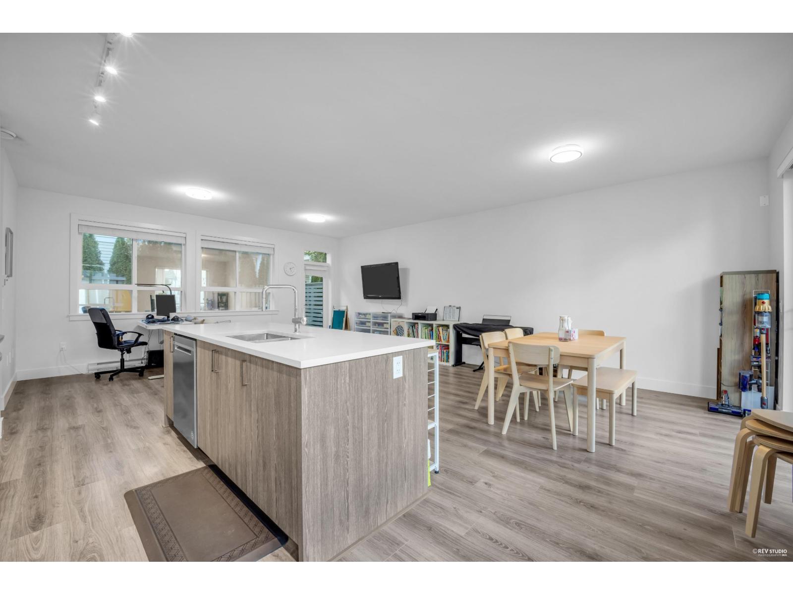 103 9688 162A STREET, Surrey