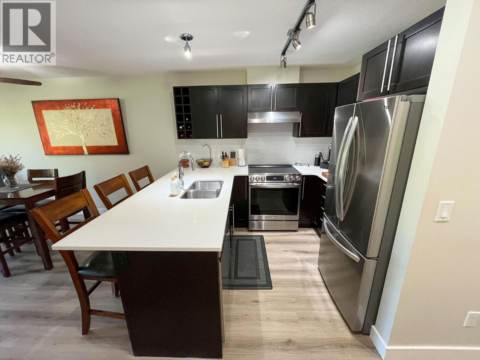 112 1089 Sunset Drive, Kelowna