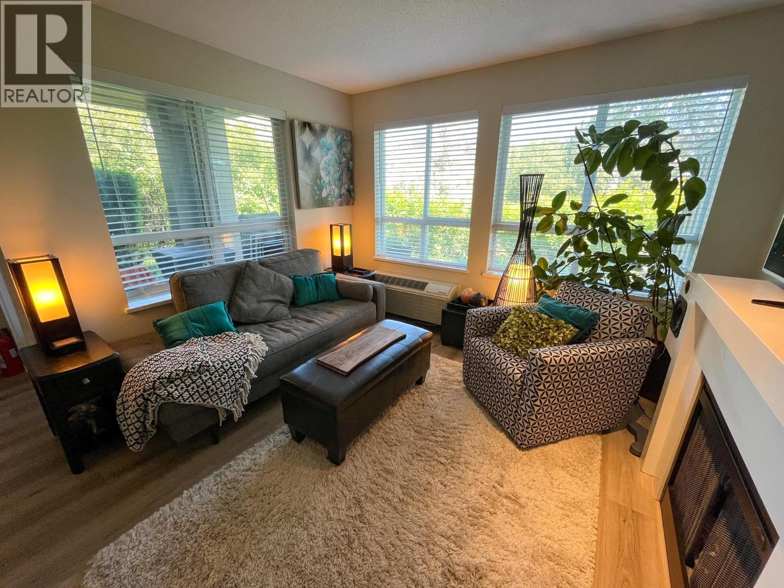 112 1089 Sunset Drive, Kelowna