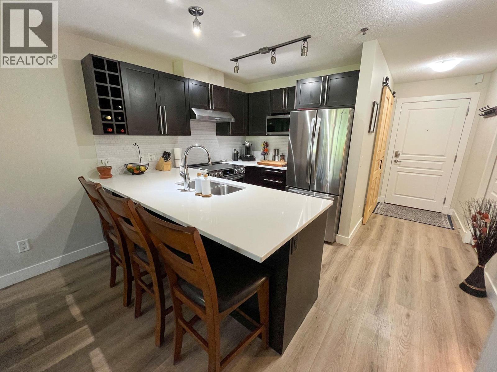 112 1089 Sunset Drive, Kelowna