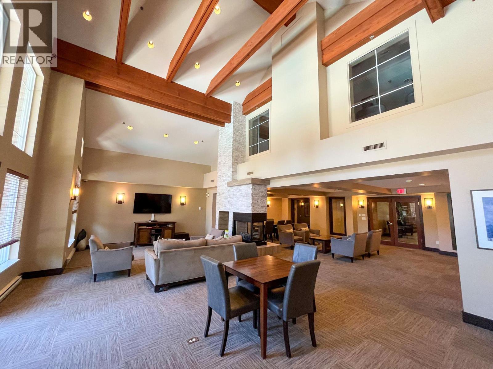 112 1089 Sunset Drive, Kelowna