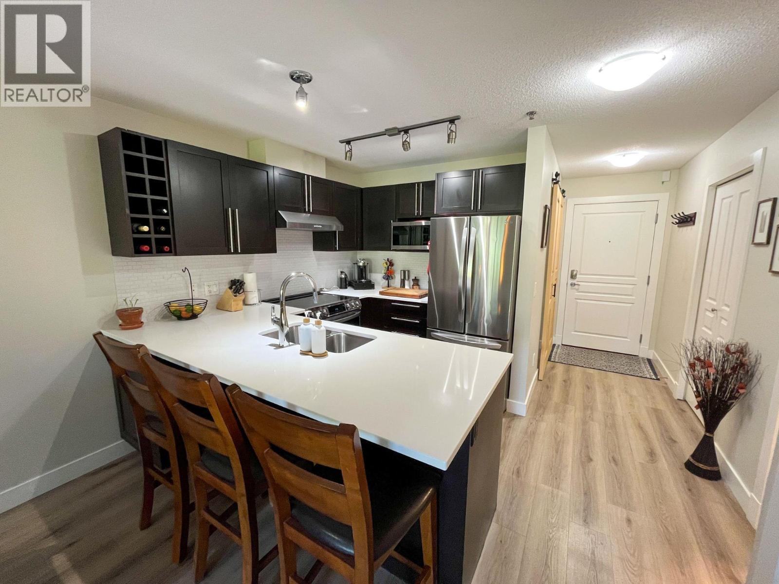 112 1089 Sunset Drive, Kelowna
