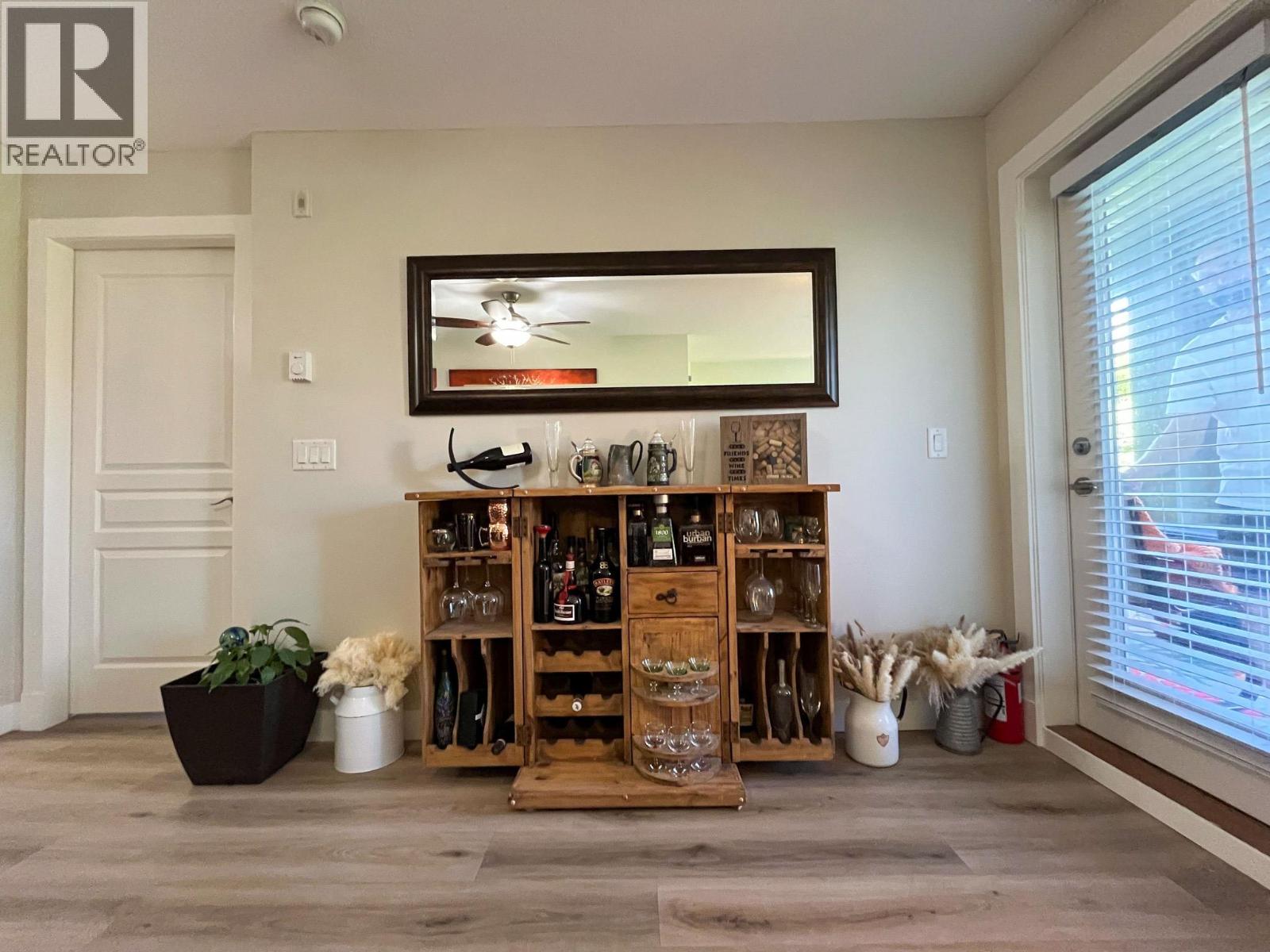 112 1089 Sunset Drive, Kelowna