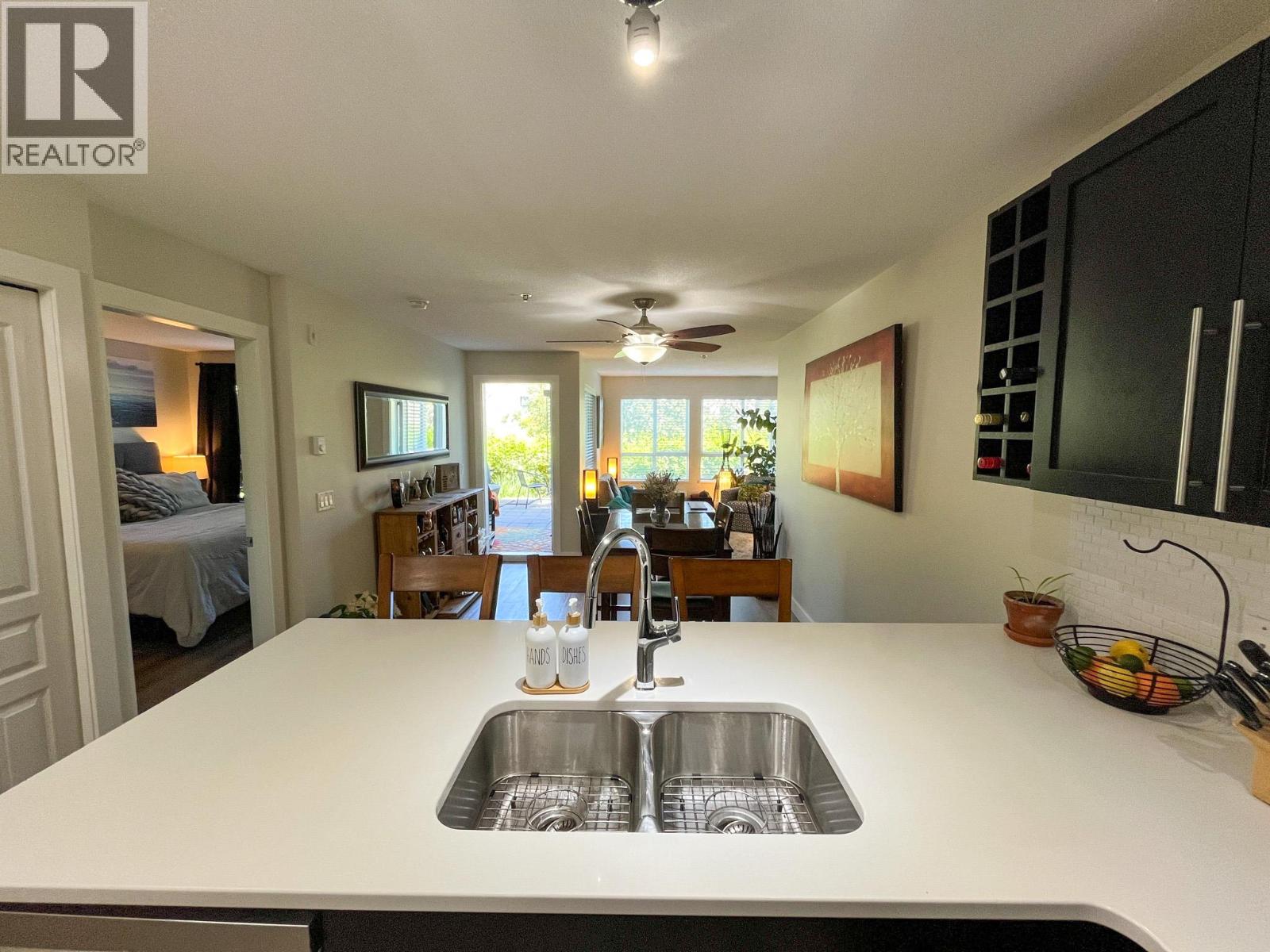 112 1089 Sunset Drive, Kelowna