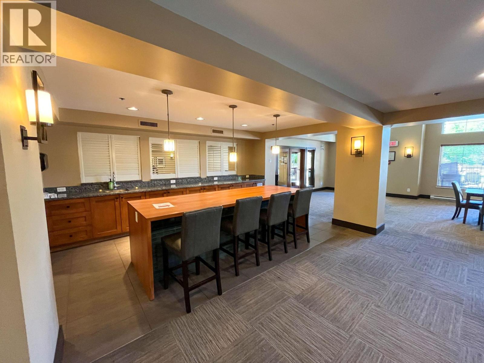 112 1089 Sunset Drive, Kelowna