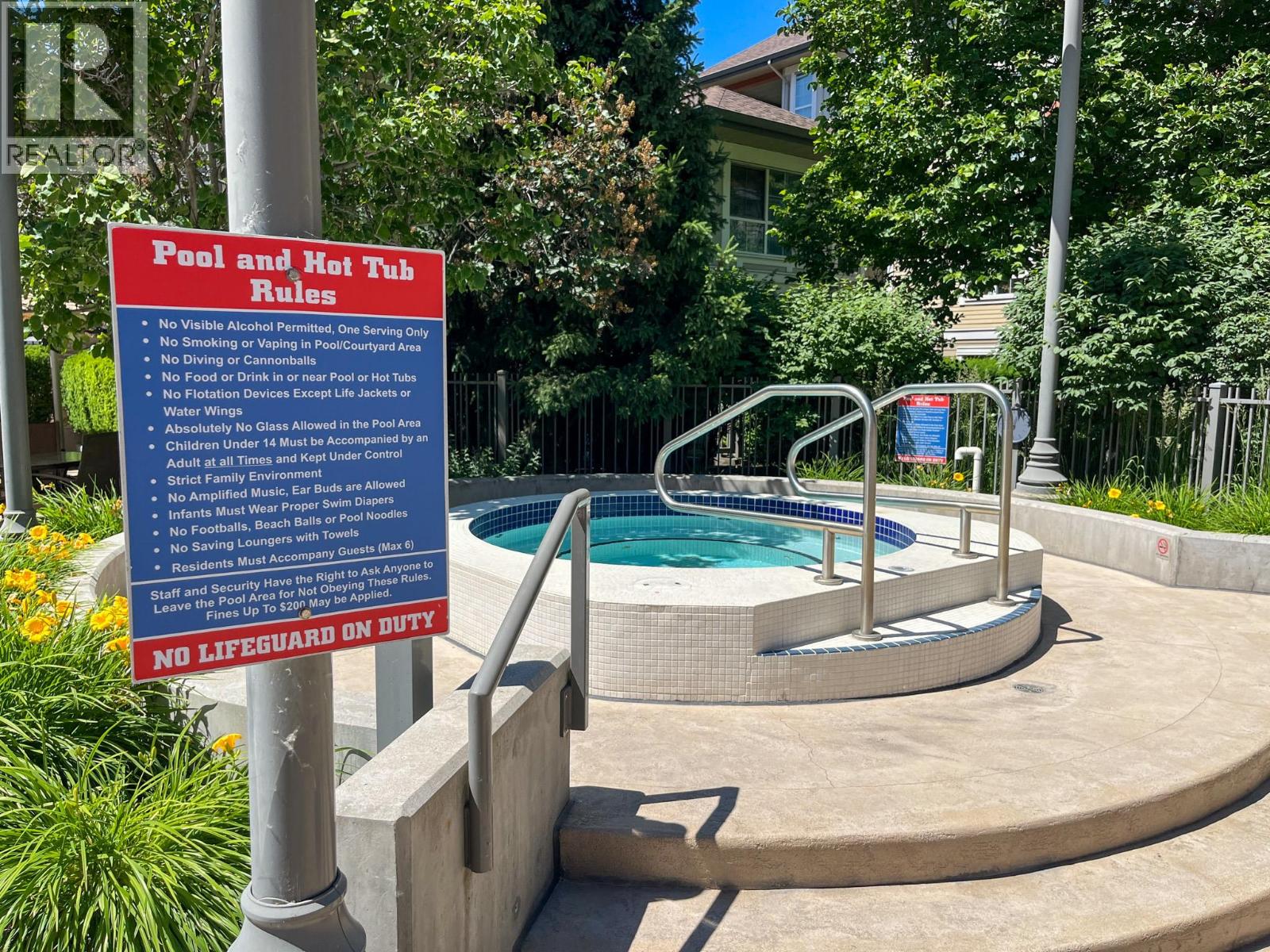 112 1089 Sunset Drive, Kelowna