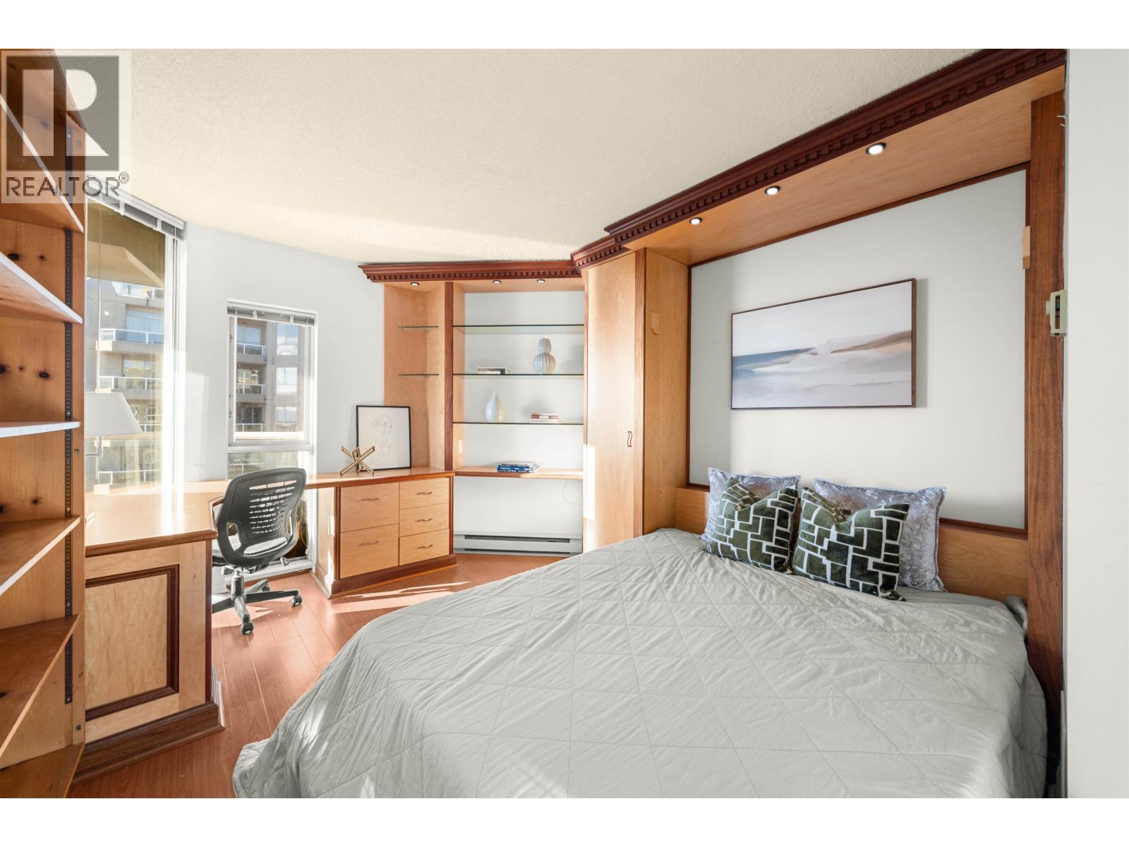 1604 1135 QUAYSIDE DRIVE, New Westminster