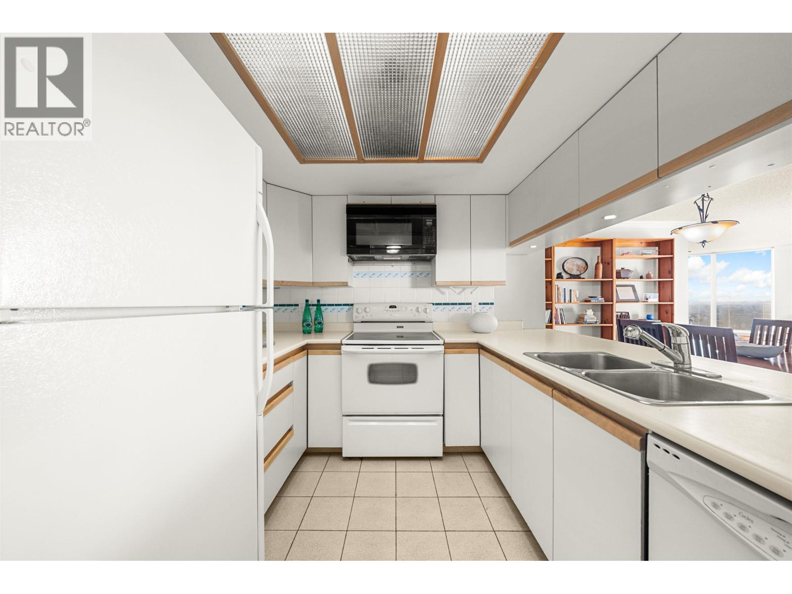 1604 1135 QUAYSIDE DRIVE, New Westminster