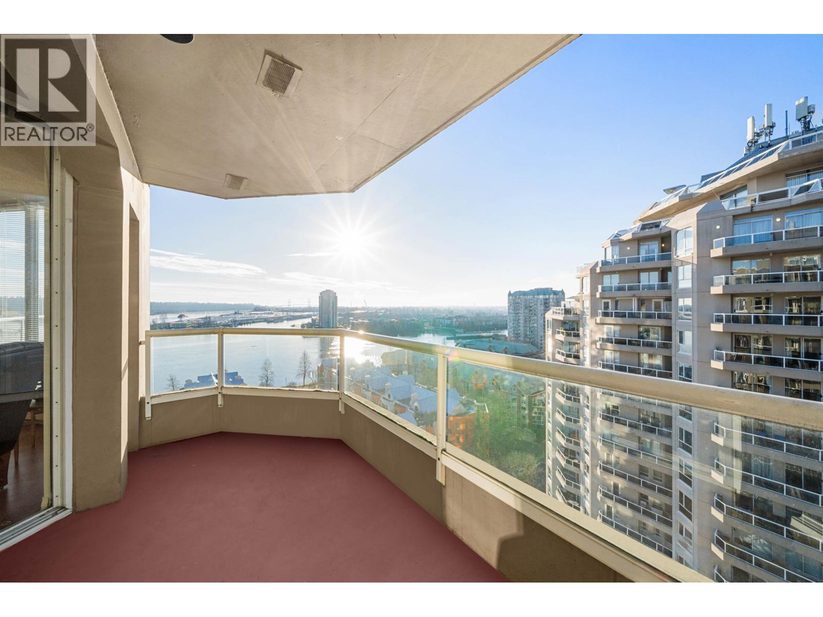 1604 1135 QUAYSIDE DRIVE, New Westminster