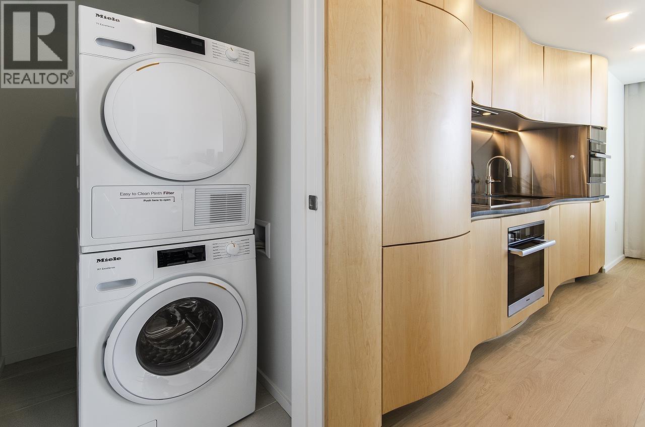 2205 1568 ALBERNI STREET, Vancouver