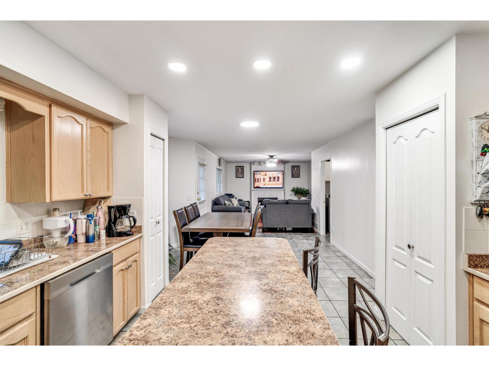 House in Surrey - Image 13