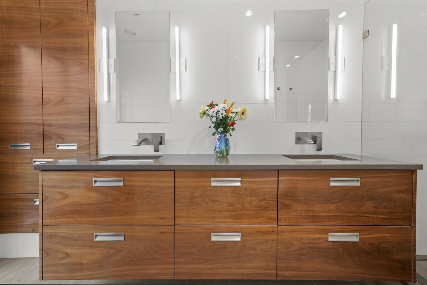 8901 MACKIE STREET, Langley