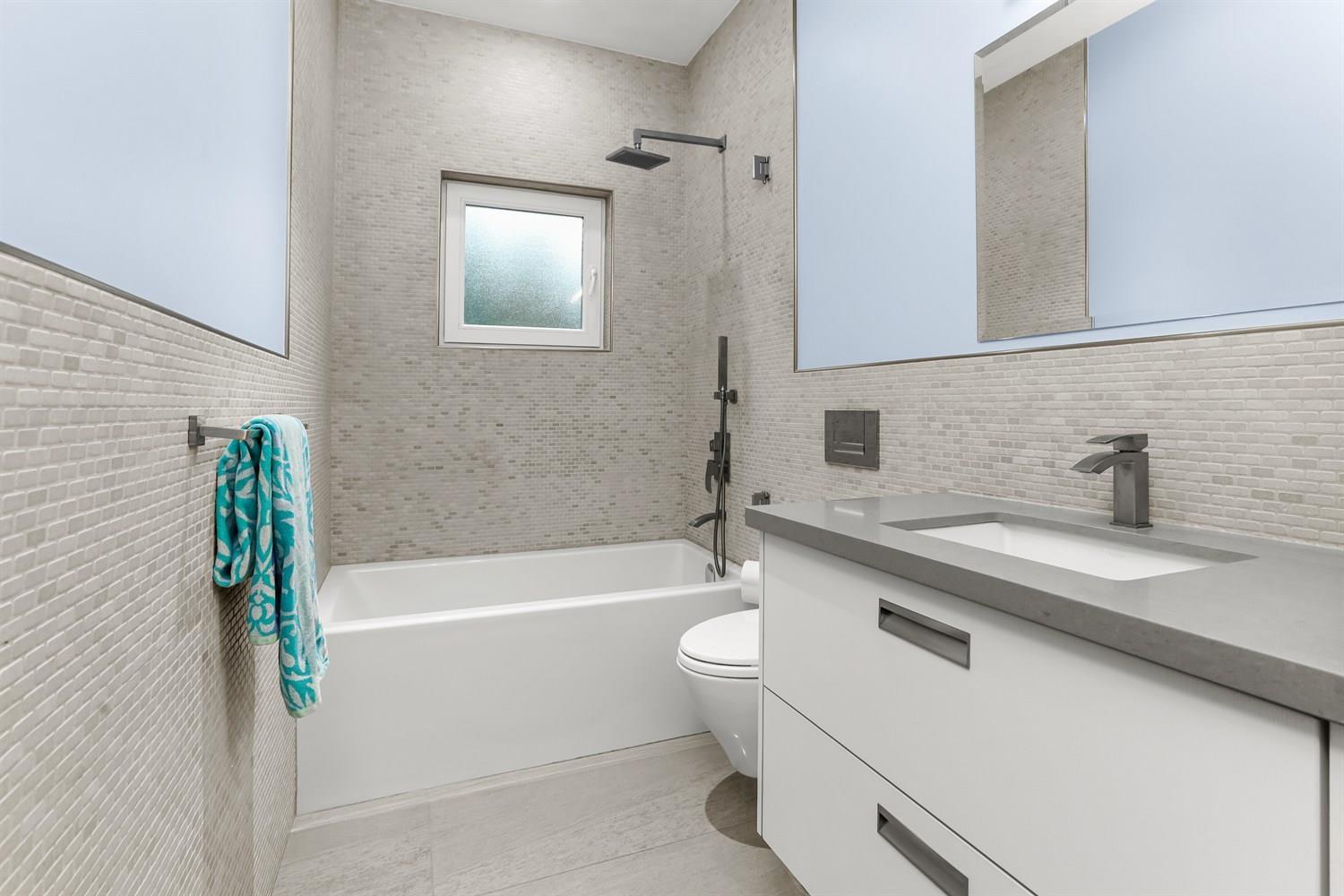 8901 MACKIE STREET, Langley