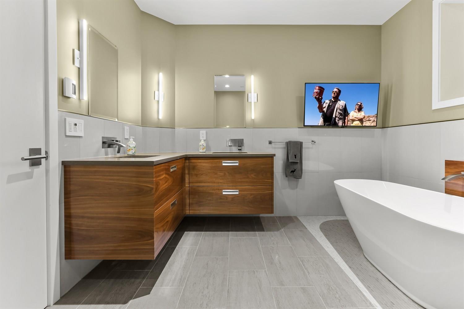 8901 MACKIE STREET, Langley