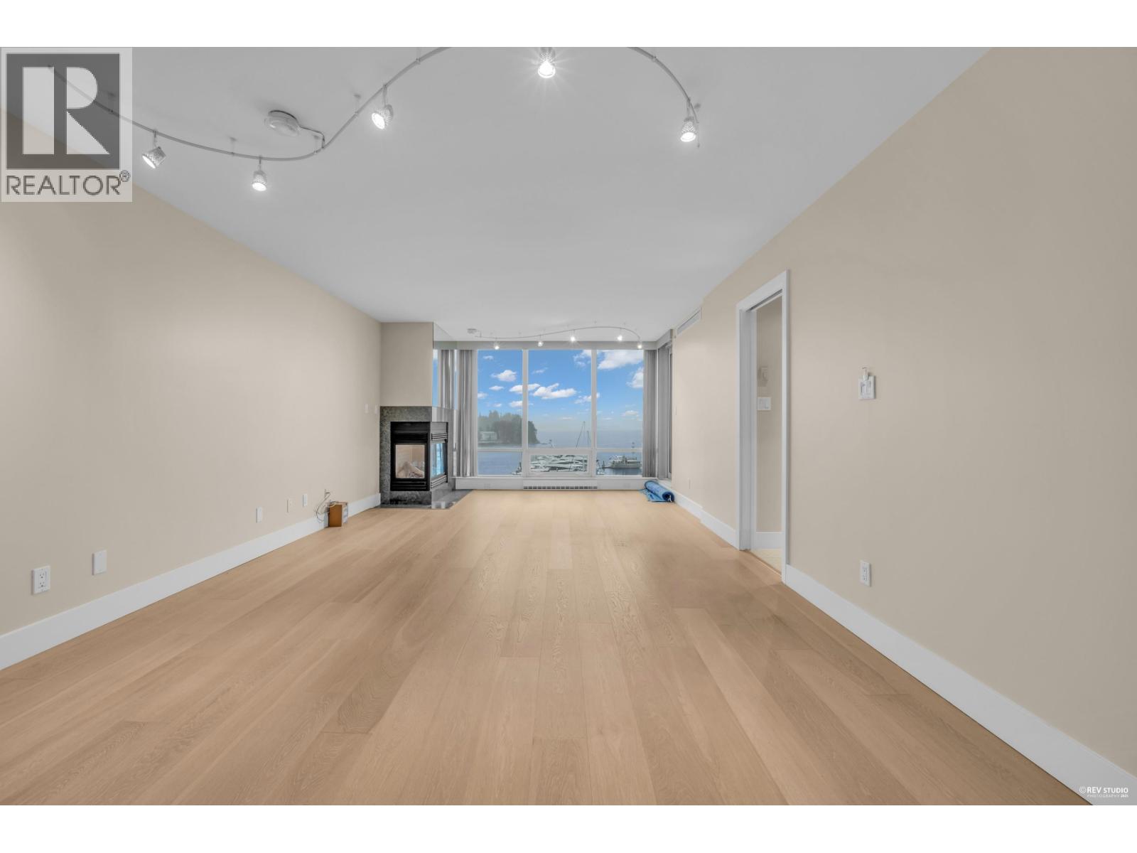 602 590 NICOLA STREET, Vancouver